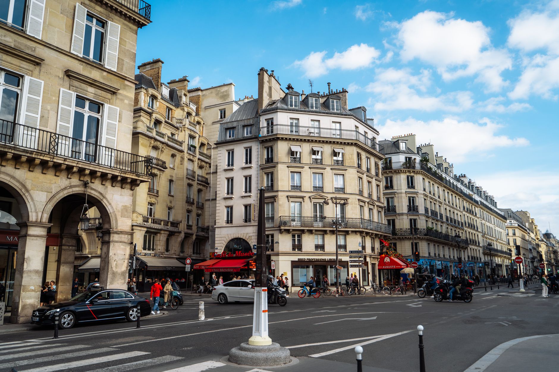 Honest Tips on Paris Restaurants from Locals Who Dine There Daily