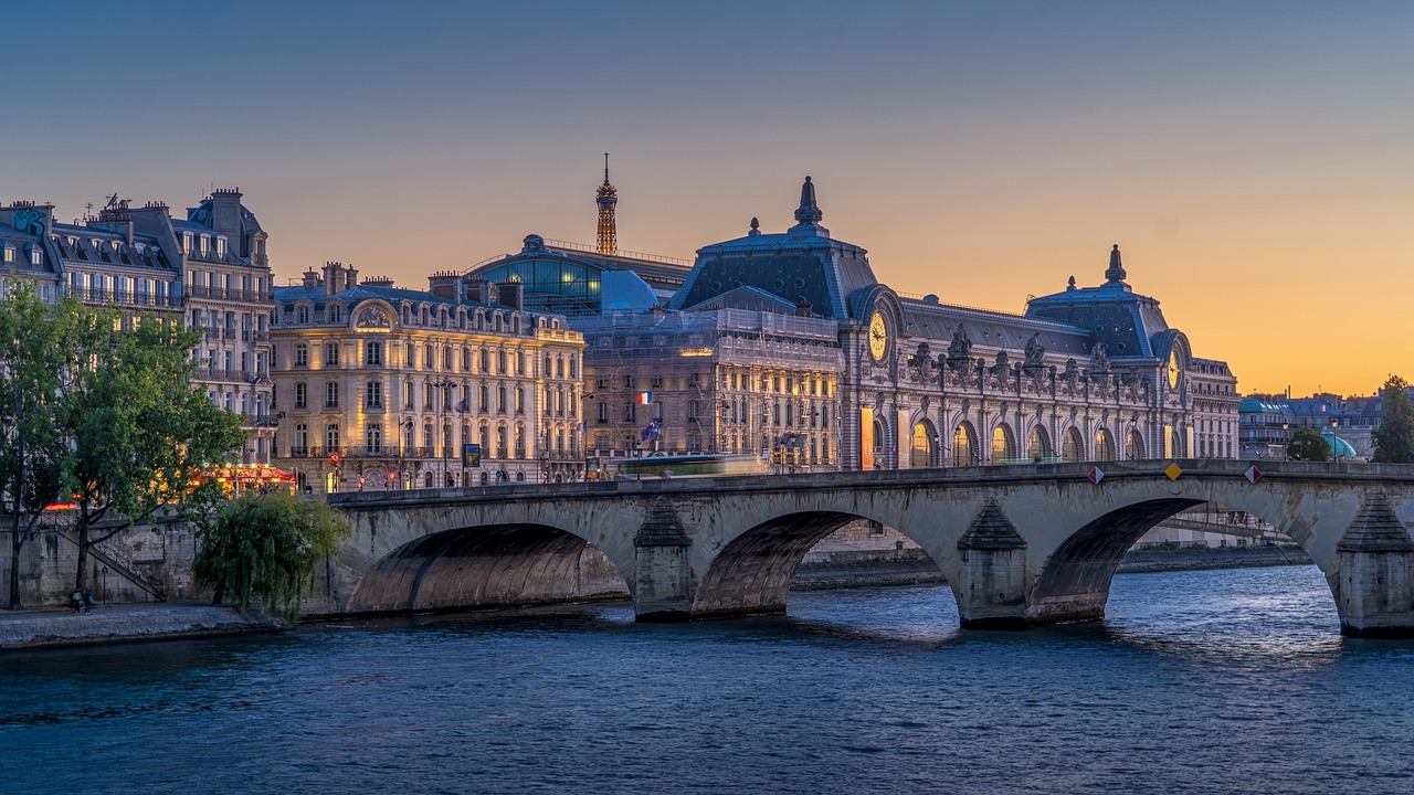 Paris Museums and City Archives Race to Fix a Digital Library Crisis This Week