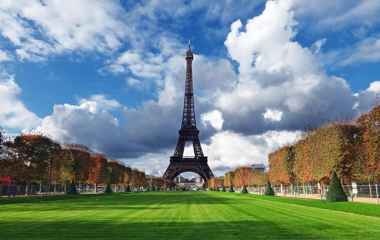 Paris Hosts Peak Weekend: Jazz, Arts, and Open-Air Cinema Now