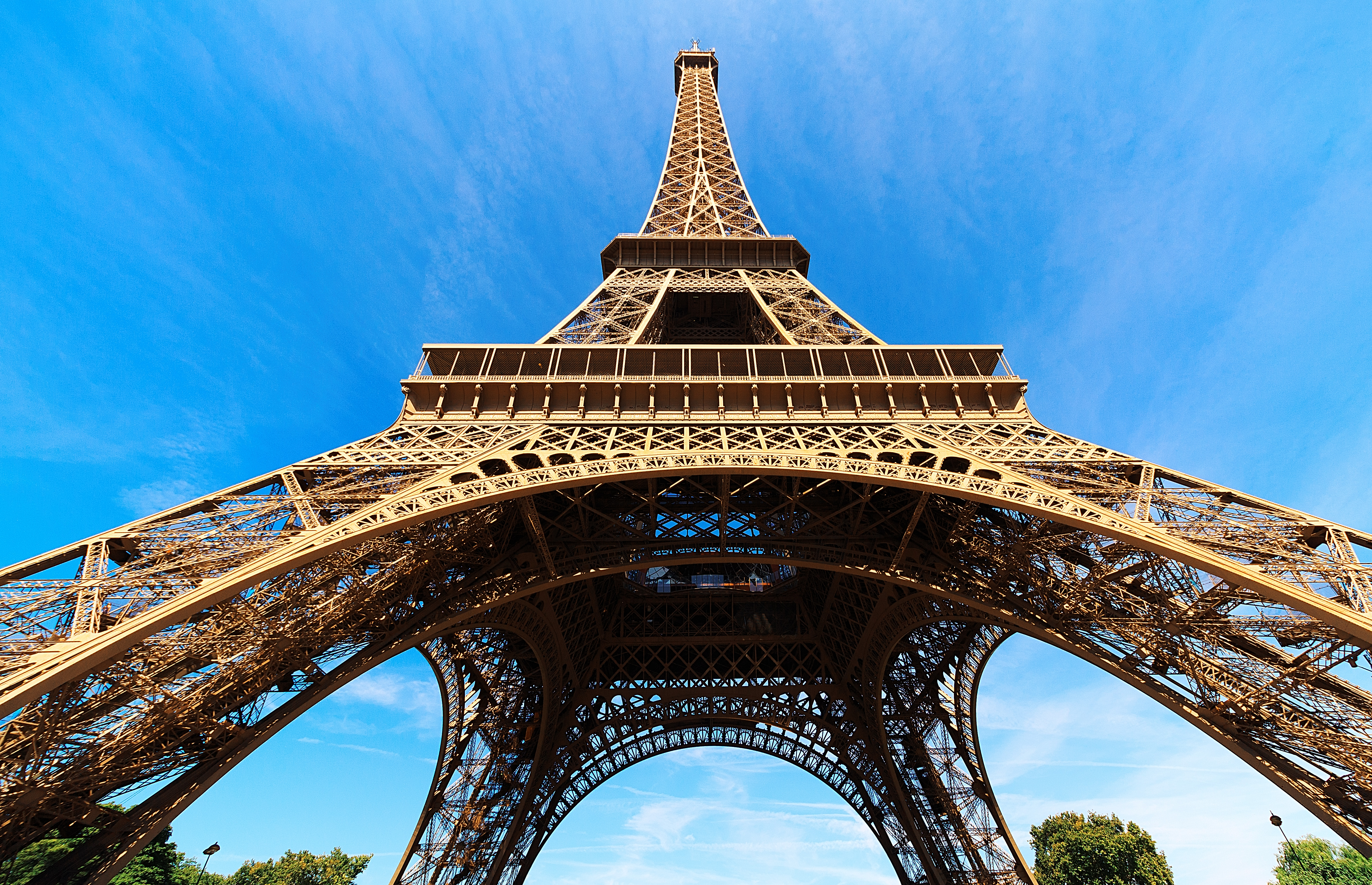Daytime Sights, Culinary Experiences and Evening Events in Paris Today