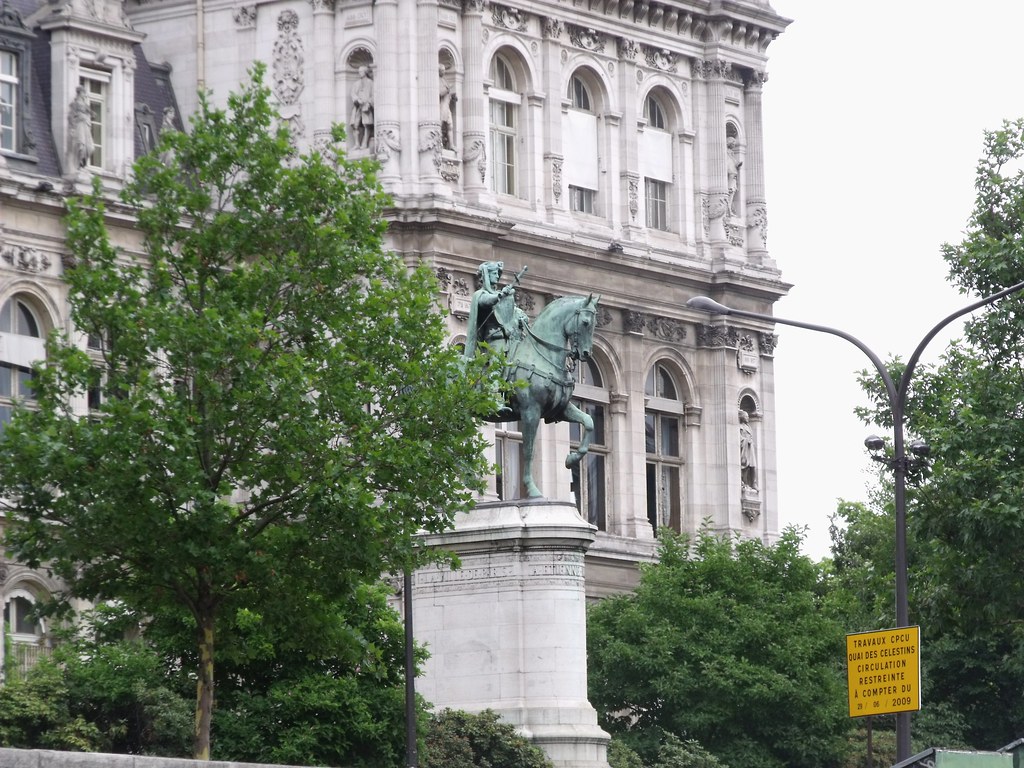 Paris City Council Approves New Affordable Housing Fund to Ease Rental Pressures