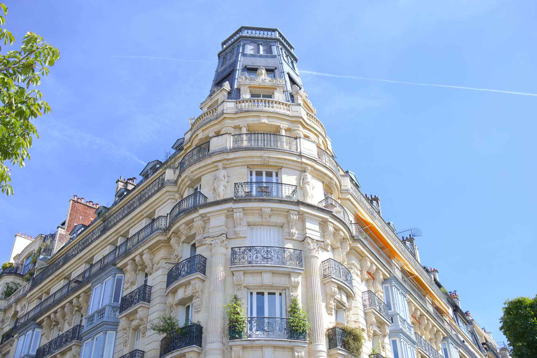 Fake Photos Plague 40% of Paris Rental Listings, Data Shows