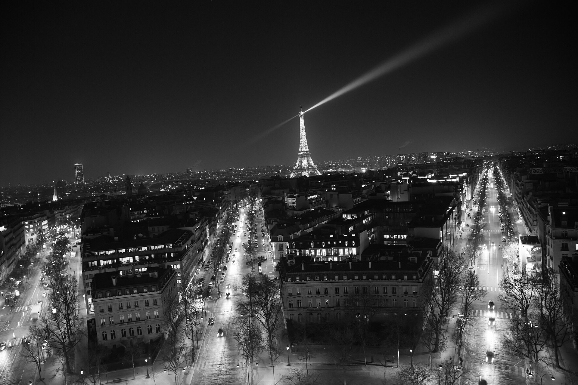 A Guide to Local Cultural Experiences in Paris Today